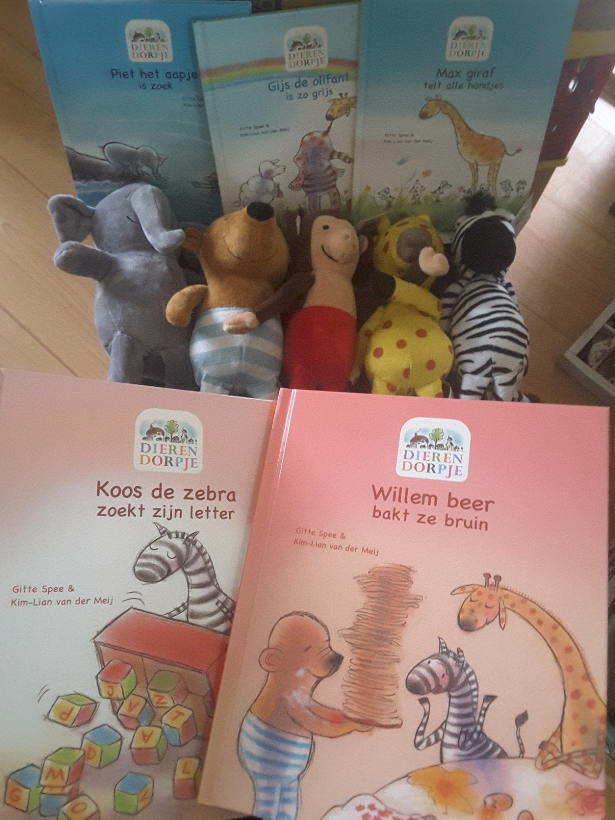 Dierendorpje boekjes en figuren, Ophalen of Verzenden, Zo goed als nieuw, Fictie algemeen