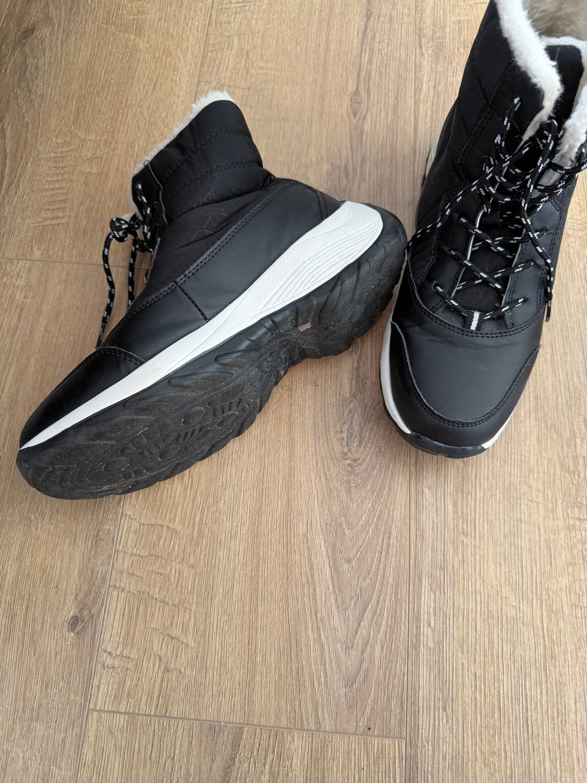 Warme zwarte snowboots met bontvoering - size 40, Ophalen, Zo goed als nieuw, Zwart, Snowboots