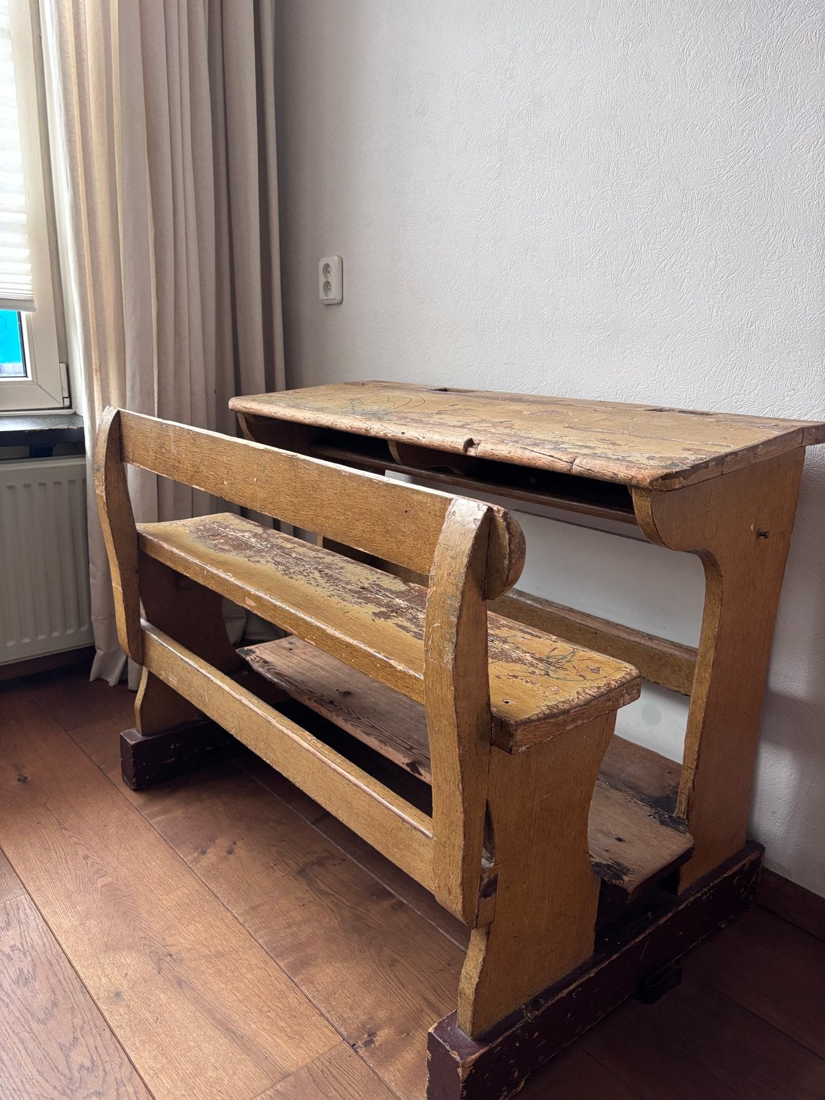 Vintage schoolbankje, Ophalen