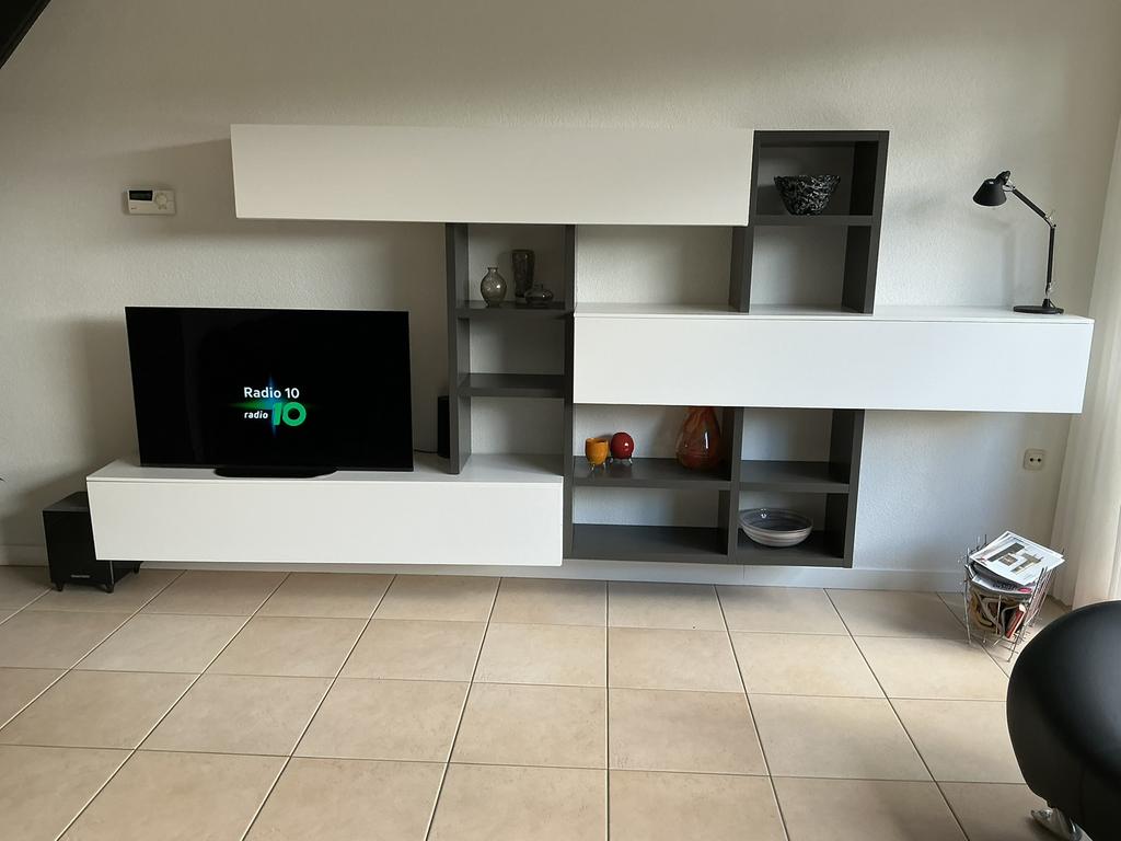 Zwevend wandmeubel, Ophalen, Gebruikt, 25 tot 50 cm