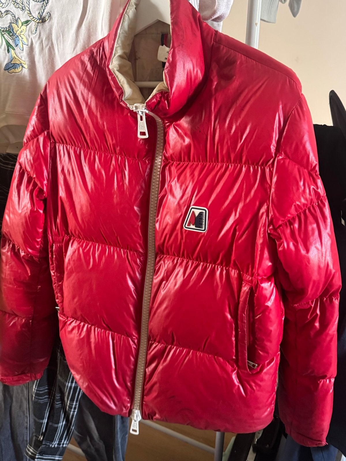 Moncler jas rood - Gedragen, Kleding | Dames, Jassen | Winter, Ophalen of Verzenden, Gedragen, Maat 36 (S), Rood