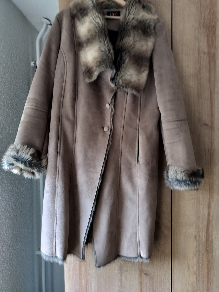 Stijlvolle Dames Winterjas met Faux Bontkraag - Maat 44, Kleding | Dames, Jassen | Winter, Bruin, Maat 42/44 (L), Zo goed als nieuw