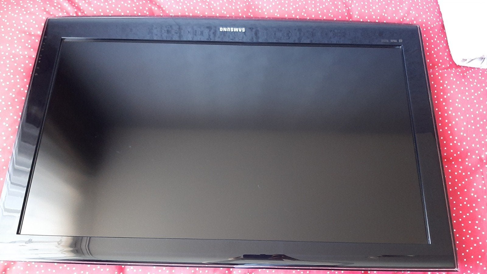 Samsung tv geen poot en geen ophangsysteem. Het werkt wel, Ophalen, Gebruikt