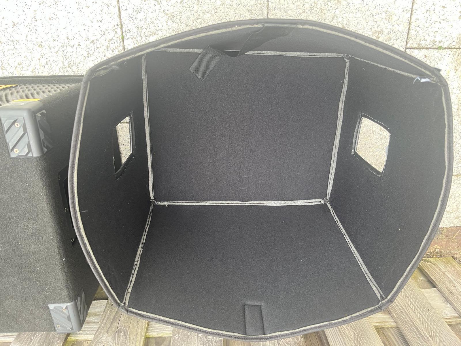 Foto 11 van Markbass 102 HF Std Cabinet met Hotcovers hoes (nieuwstaat).