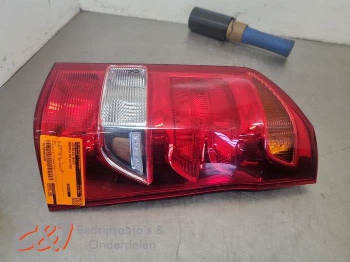 Achterlicht rechts van een Mercedes Vito, Gebruikt, -, Ophalen of Verzenden, -
