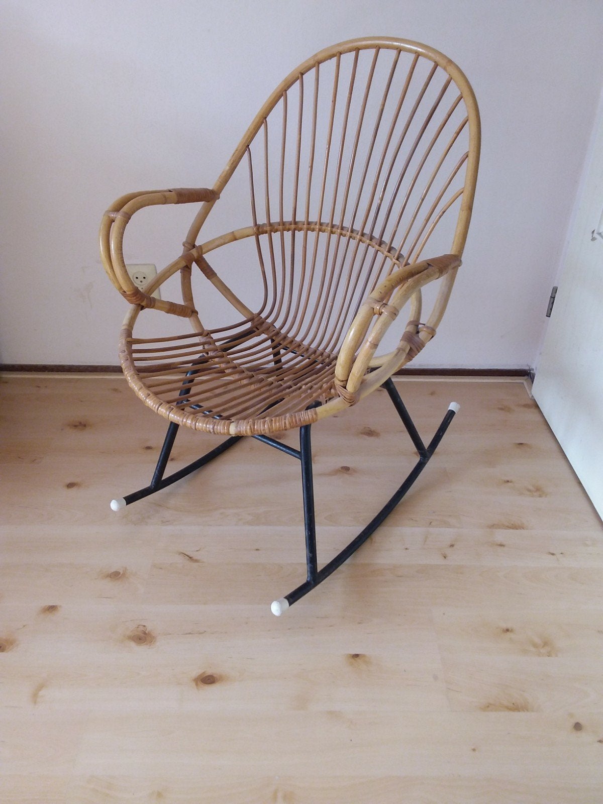 Vintage Rohe rotan schommelstoel, Ophalen, Gebruikt, Overige kleuren, Riet of Rotan
