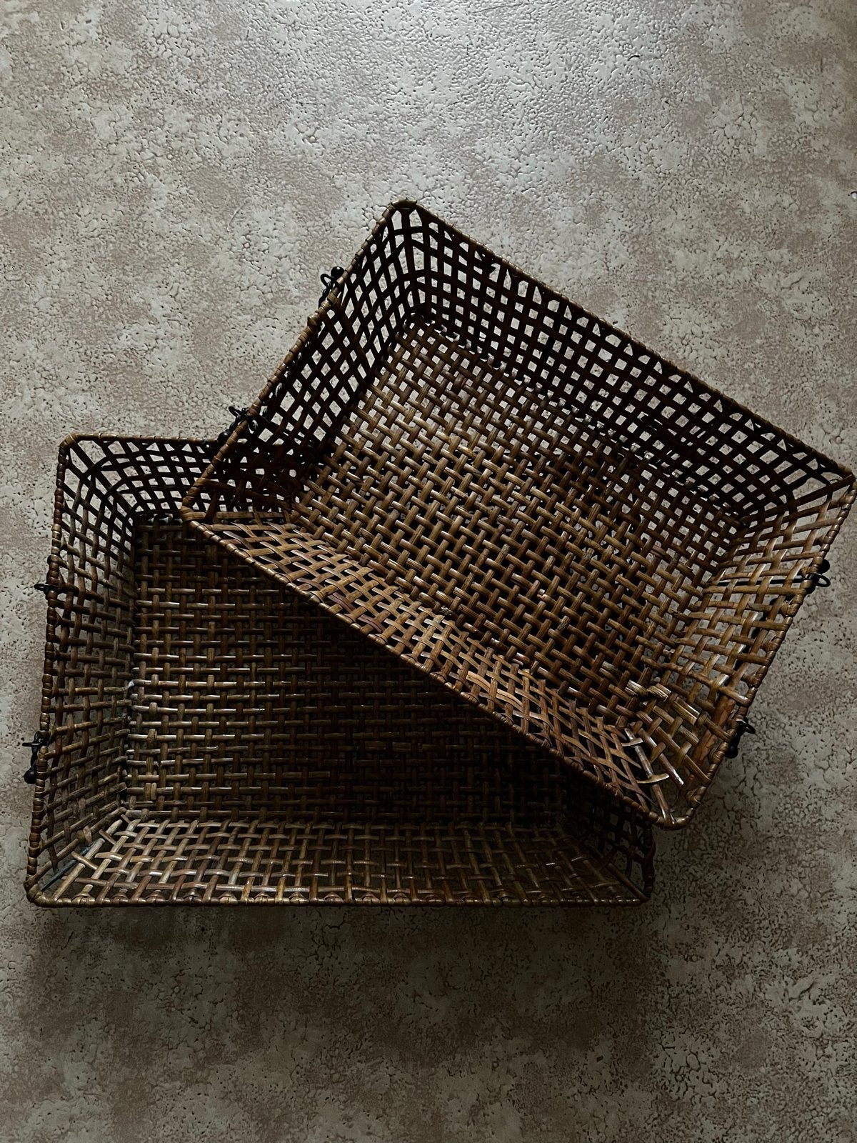 Set van 2 rieten manden/ dienbladen rechthoekig, Huis en Inrichting, Geschikt voor wandmontage, Gebruikt, Mand, Ophalen of Verzenden