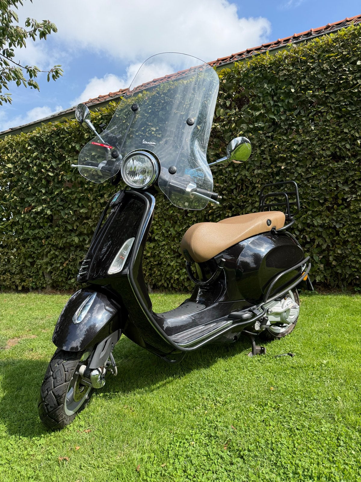 Vespa Primavera 45 km/u - Zwart met bruin zadel, Gebruikt, Overige modellen, Maximaal 45 km/u, Ophalen of Verzenden