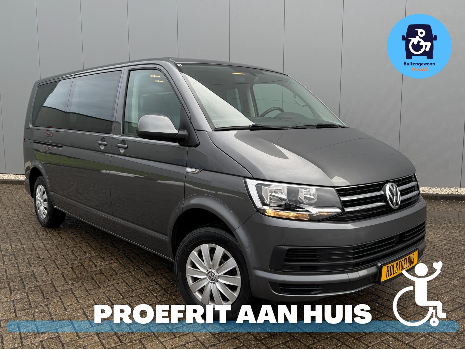 Volkswagen Transporter Multivan Caravelle Rolstoelbus ZELFRI, Dealer onderhouden, Stof, Gebruikt, Zwart