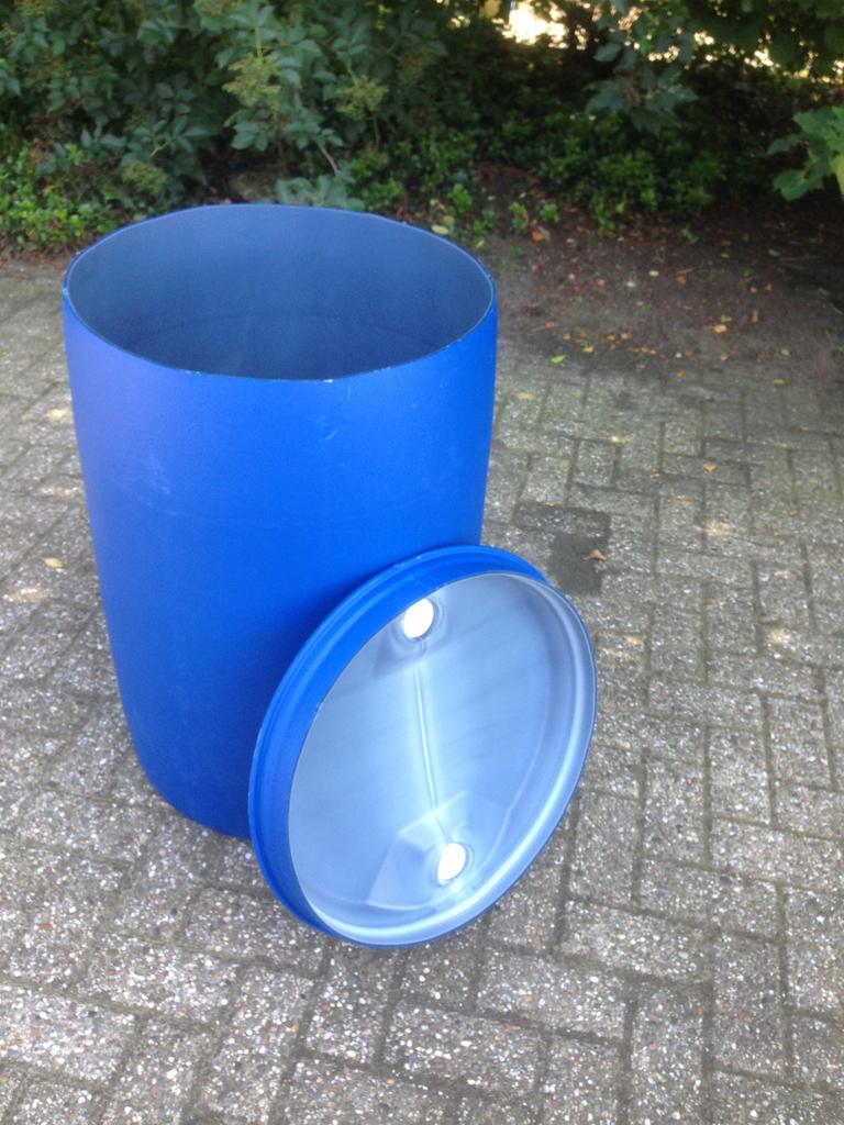 Voerton met afsluitbaar deksel, 150 liter of meer, Ophalen of Verzenden, Zo goed als nieuw, Kunststof