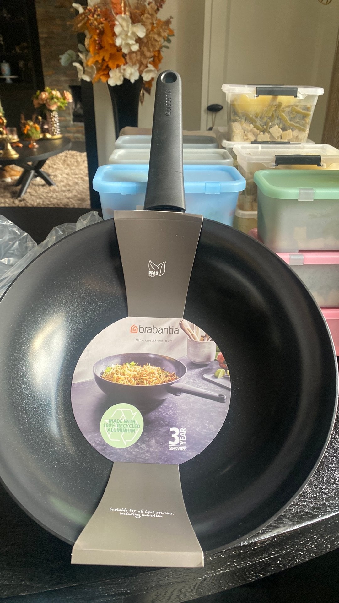 Ik heb nog een nieuwe wok 30 cm, Huis en Inrichting, Keuken | Potten en Pannen, Ophalen of Verzenden, Zo goed als nieuw, Gietijzer