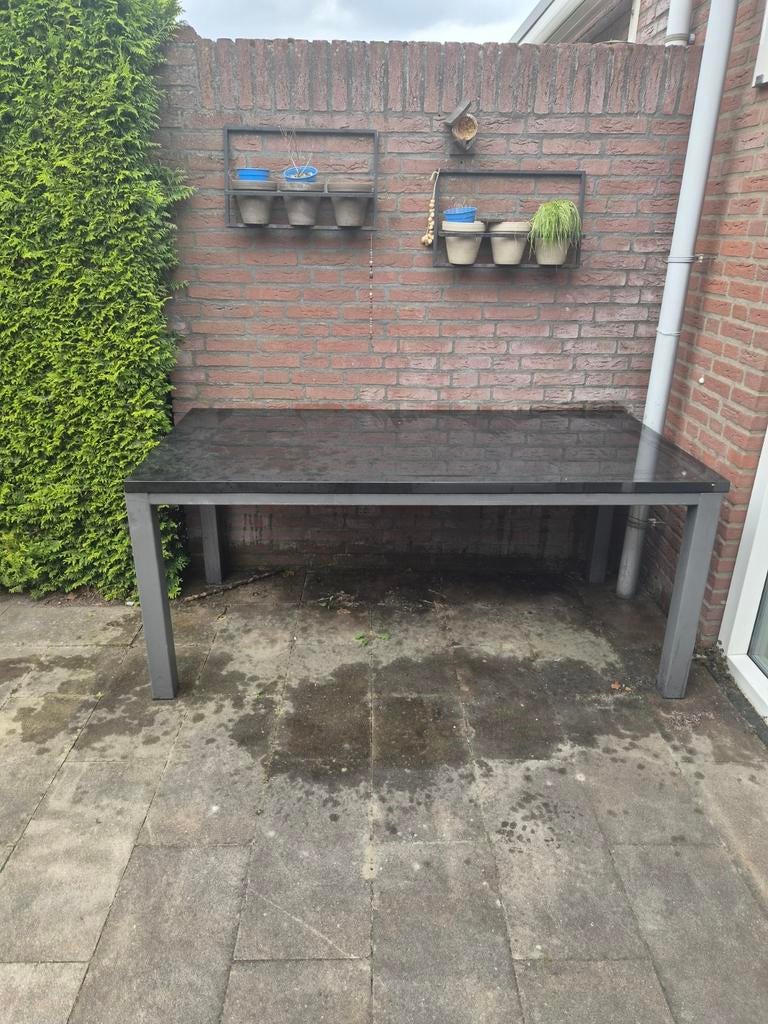 Robuuste tuintafel met natuursteen blad en metalen onderstel, Ophalen, Gebruikt, Rechthoekig, Overige materialen