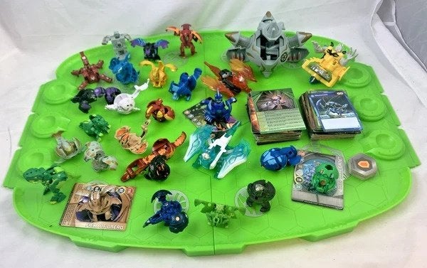 Bakugan verzameling arena met veel figuren en accessoires, Coolsingel 104, 3011 AG Rotterdam, Netherlands, Verzenden, Zo goed als nieuw