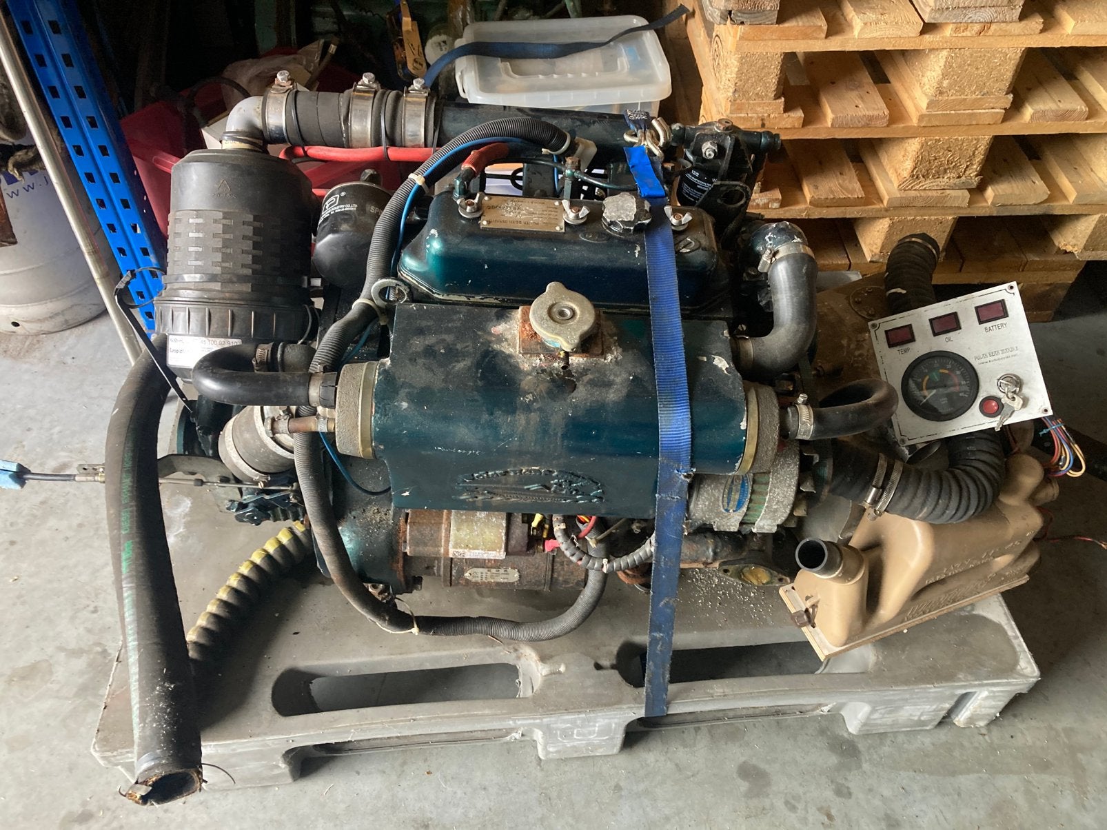 Polar bear marine motor 27 pk compleet, Watersport en Boten, Buiten- en Binnenboordmotoren, Ophalen, 10 tot 30 pk, Gebruikt, Binnenboordmotor