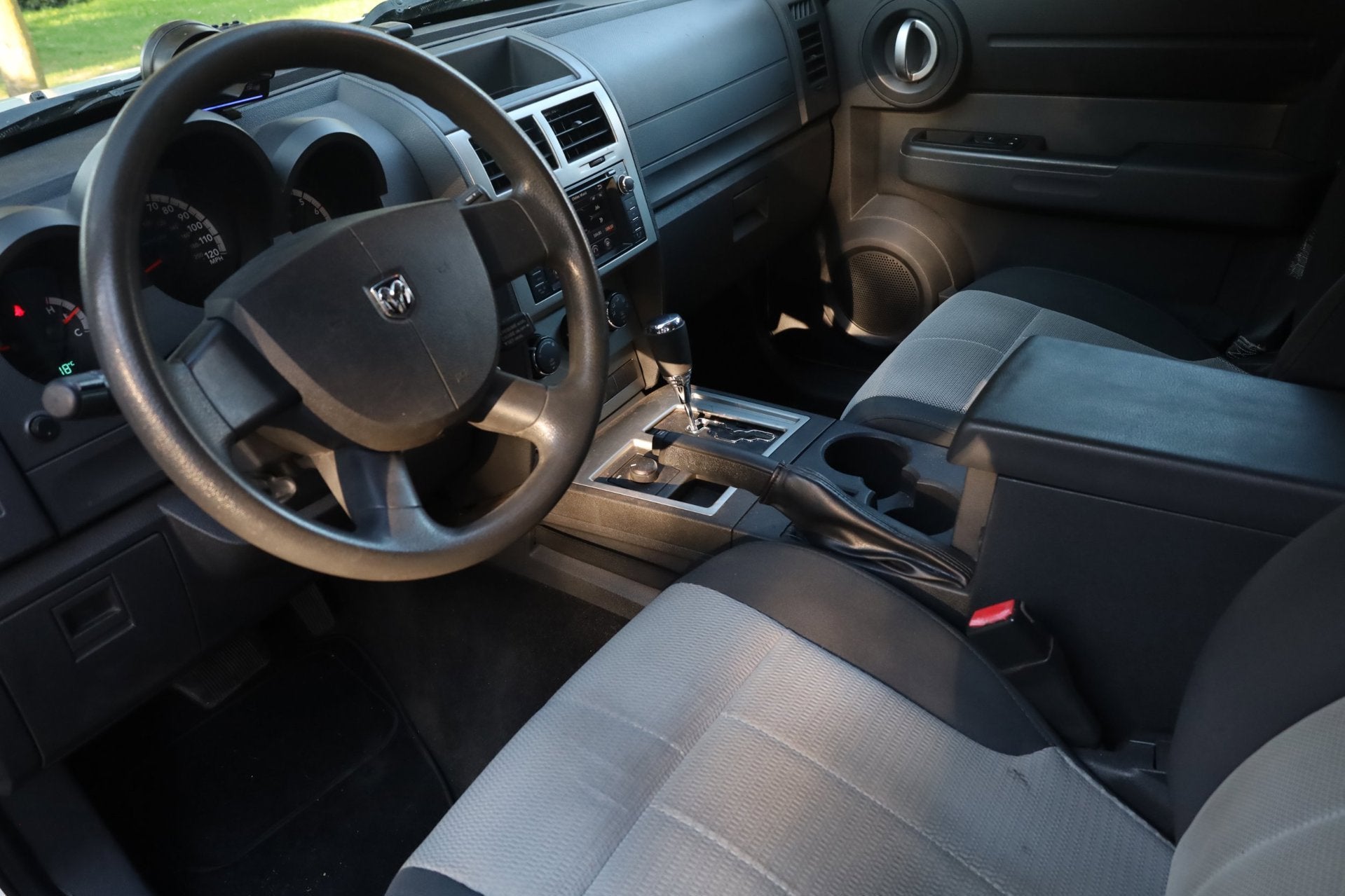 Dodge Nitro 3.7 V6 SE Aut. | Slechts 143.000KM | Achteruitri, Automaat, Parkeersensor, Stof, Gebruikt