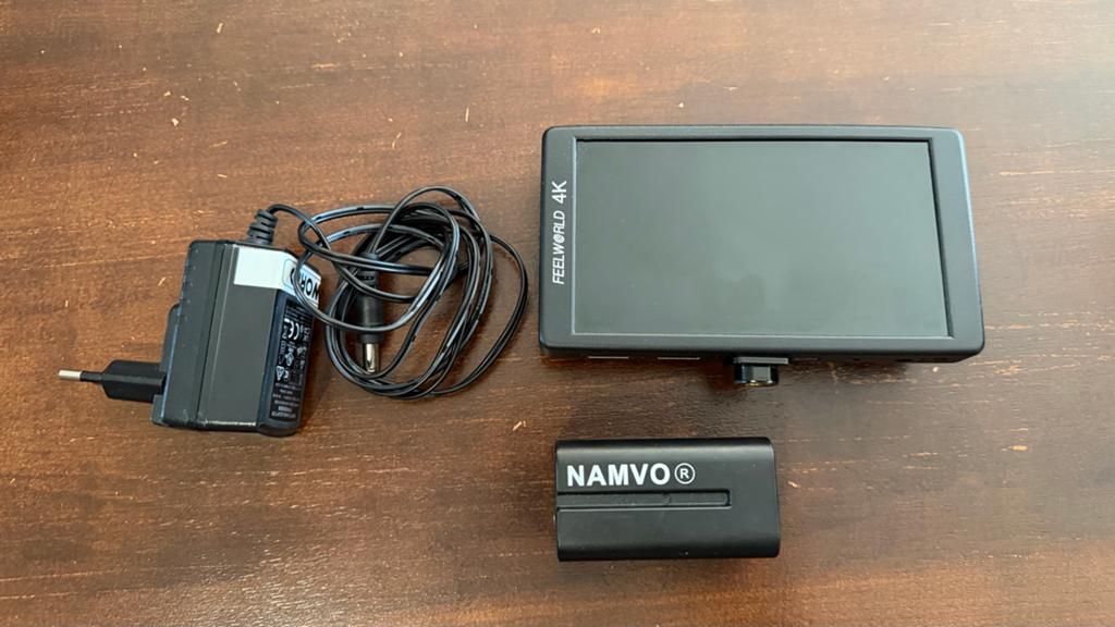 Feelworld F570 5.7" 4K HDMI Monitor met accessoires, Ophalen of Verzenden, Zo goed als nieuw