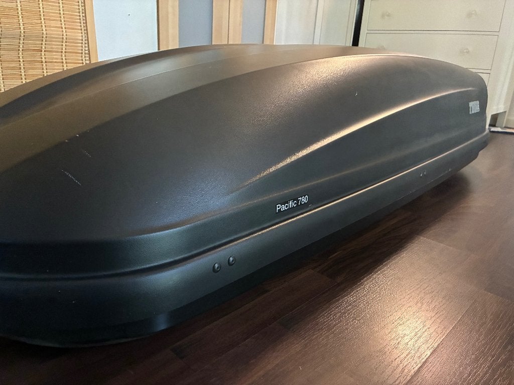 Te Koop Thule Pacific 780 dakkoffer, Ophalen, Zo goed als nieuw