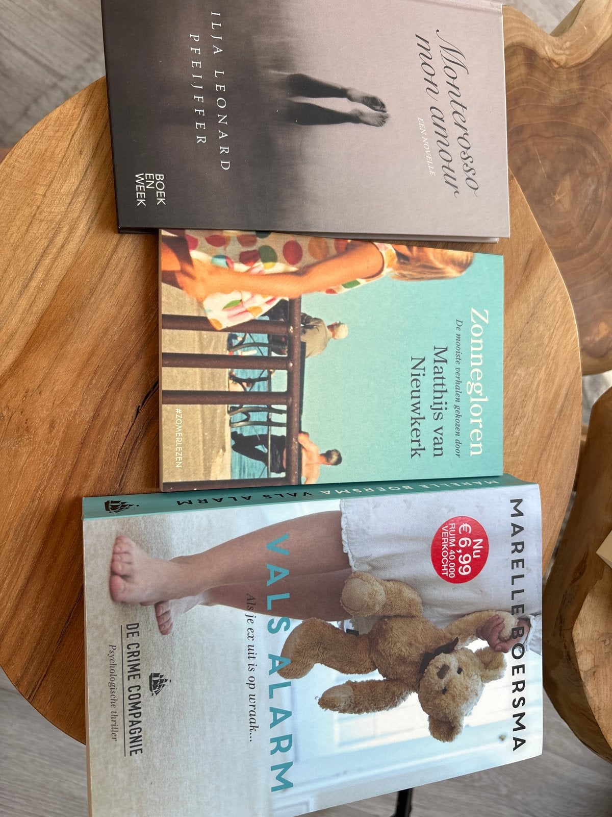 Boekenpakket: Monterosso, Zonnegloren, Vals Alarm, Ophalen of Verzenden, Gelezen, Nederland