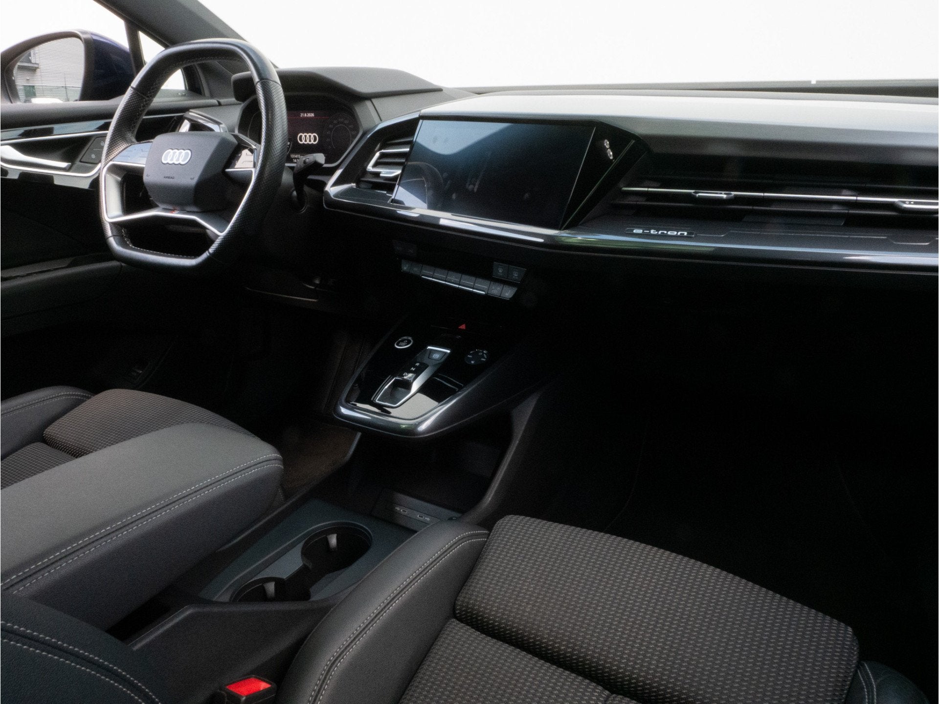 Audi Q4 e-tron 35 Launch edition S Competition SOH 91% Panor, Auto's, Audi, Achterwielaandrijving, Gebruikt, Blauw, Leder en Stof