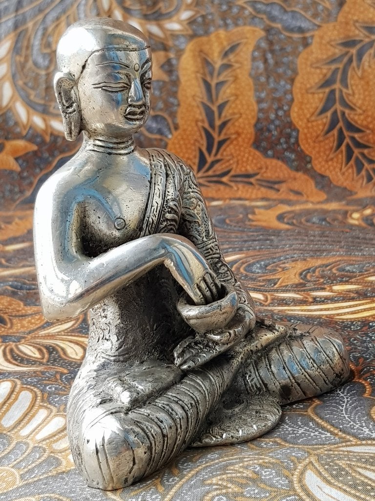 Mooi zwaar oud Oosters brons beeldje van Boeddha 13 cm., Antiek en Kunst, Zilver, Handgemaakt, Ophalen of Verzenden, Brons