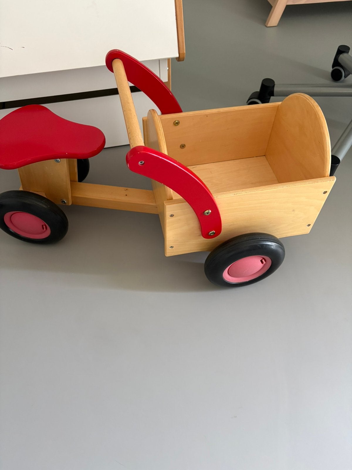 Houten bakfiets met zitje en opbergruimte, Ophalen, Zo goed als nieuw, Loopfiets