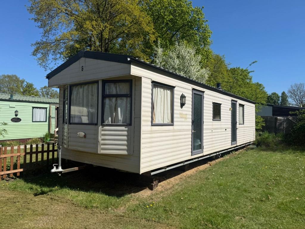 Chalet te koop met staanplaats in Brabant – 3 slaapkamers, Huizen en Kamers, 38 m², Noord-Brabant, Verkoop zonder makelaar, Chalet