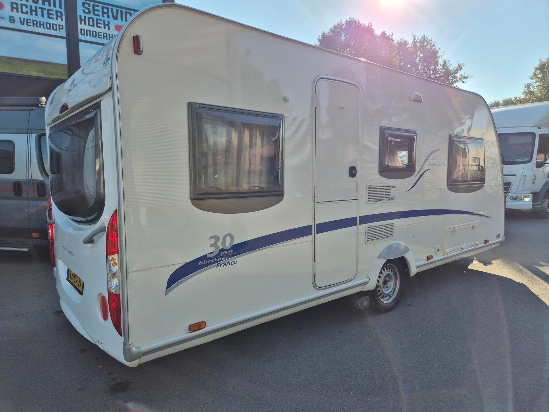 Buerstner 460 TL Enkele bedden, Airco, Mover Voortent luifel, Caravans en Kamperen, Rondzit, Luifel, Bedrijf, Bürstner