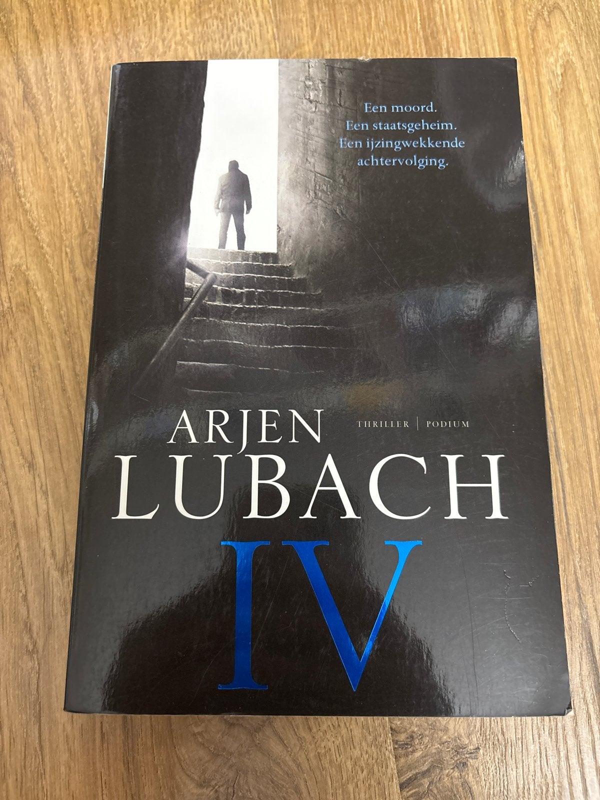 IV - Arjen Lubach (Thriller), Ophalen of Verzenden, Zo goed als nieuw, Nederland