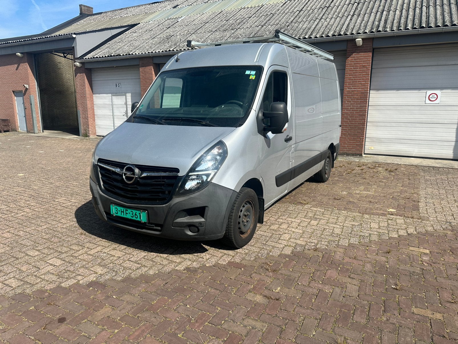 Opel movano T35 2.3dci L2H2 2020 euro6 airco  122851km, Auto's, Bestelauto's, 4 cilinders, 2020 kg, 2300 cc, Leder