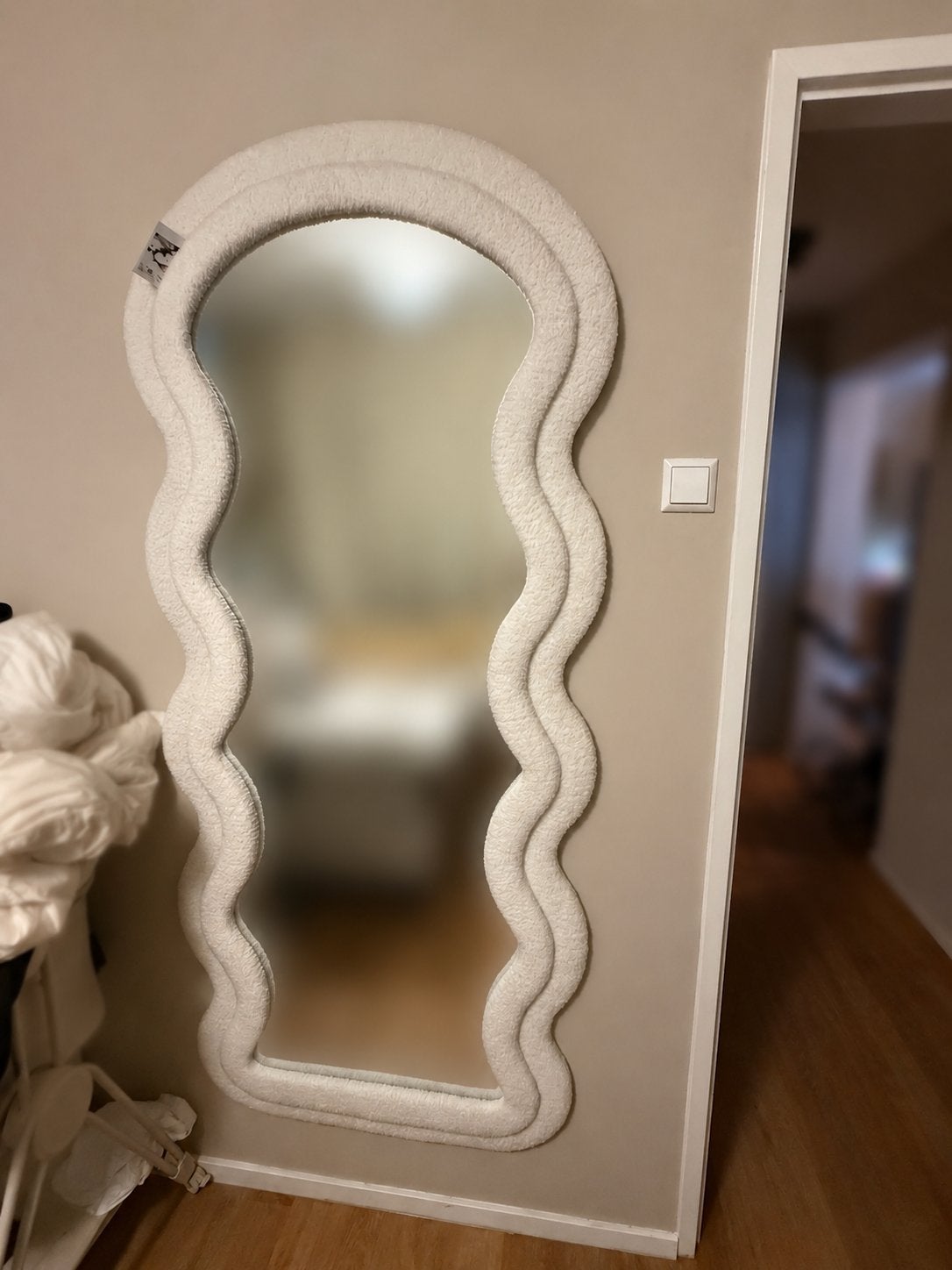Unieke Wavy spiegel met teddy stof, Ophalen, Zo goed als nieuw, Overige vormen, 150 tot 200 cm
