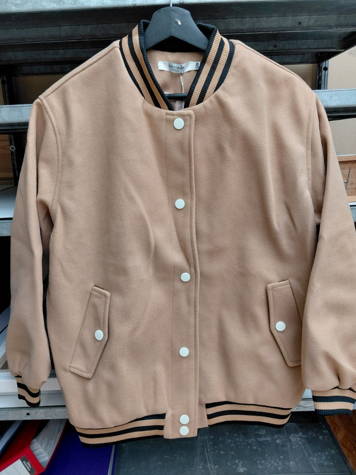 Nieuw caramel bomberjack van wollige stof, valt als M, Ophalen of Verzenden, Nieuw, Maat 38/40 (M), Bruin