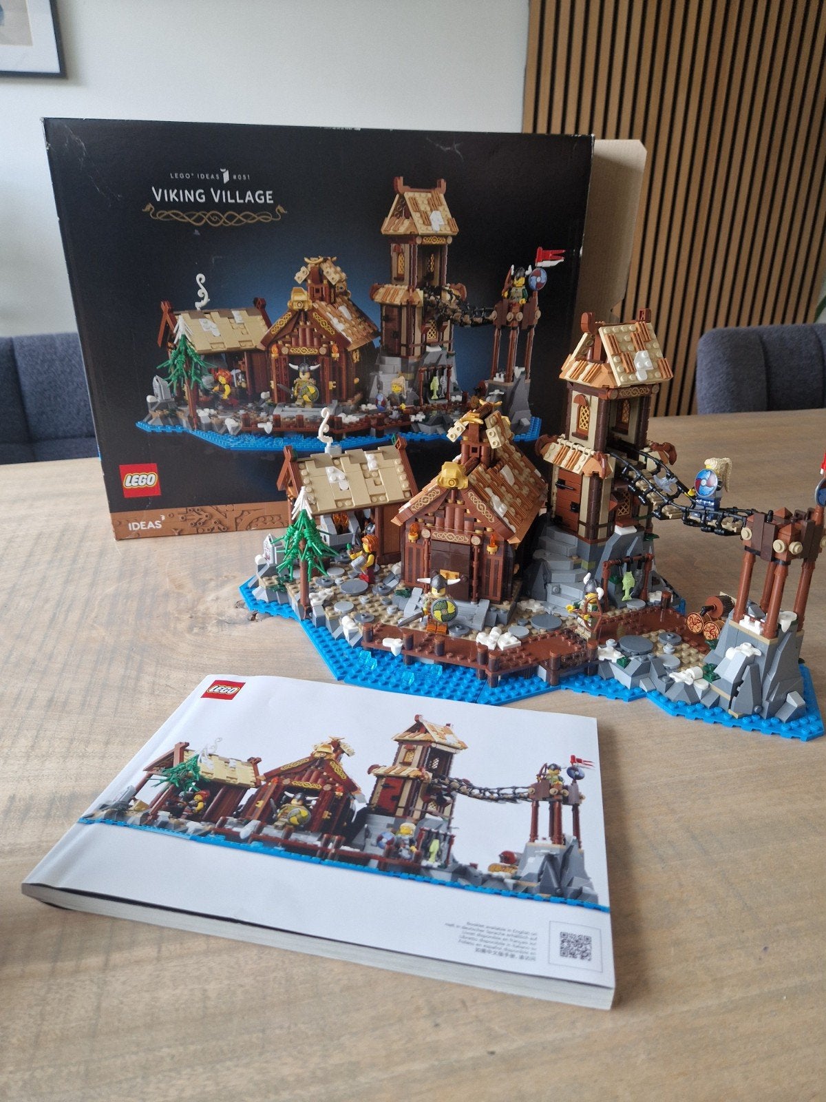 LEGO Ideas 21343 Viking Village - Compleet met doos en boek, Ophalen of Verzenden, Zo goed als nieuw