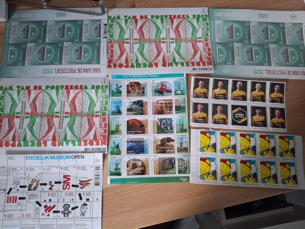 Postzegel vellen te koop (10 stuks diverse jaargangen), Postzegels en Munten, Postzegels | Nederland, Ophalen of Verzenden, Na 1940