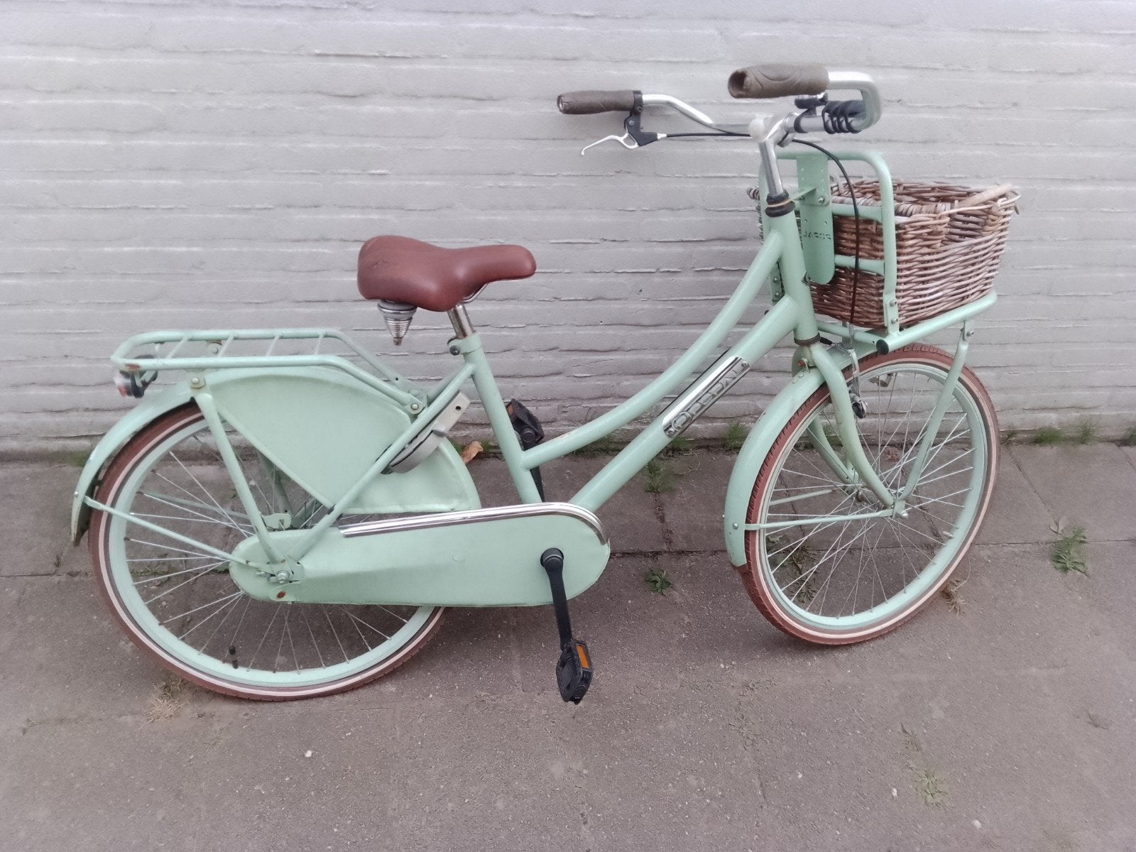 Degelijke gebruikte meidenfiets 24 inch met mandje, Velgrem, Ophalen of Verzenden, Handrem, Gebruikt