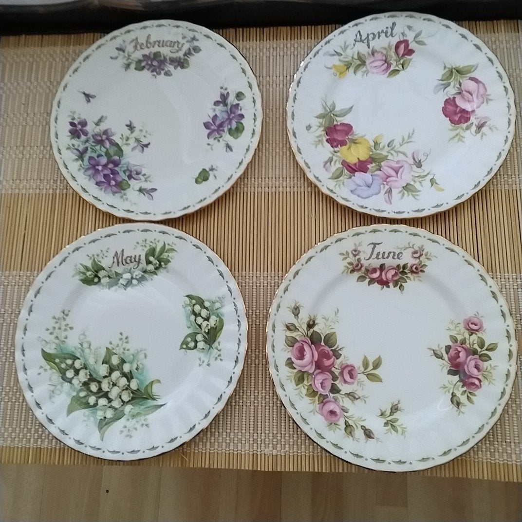 4x Royal Albert Maandgebakbordjes in nieuwstaat, Ophalen of Verzenden, Zo goed als nieuw, Bord(en), Overige stijlen