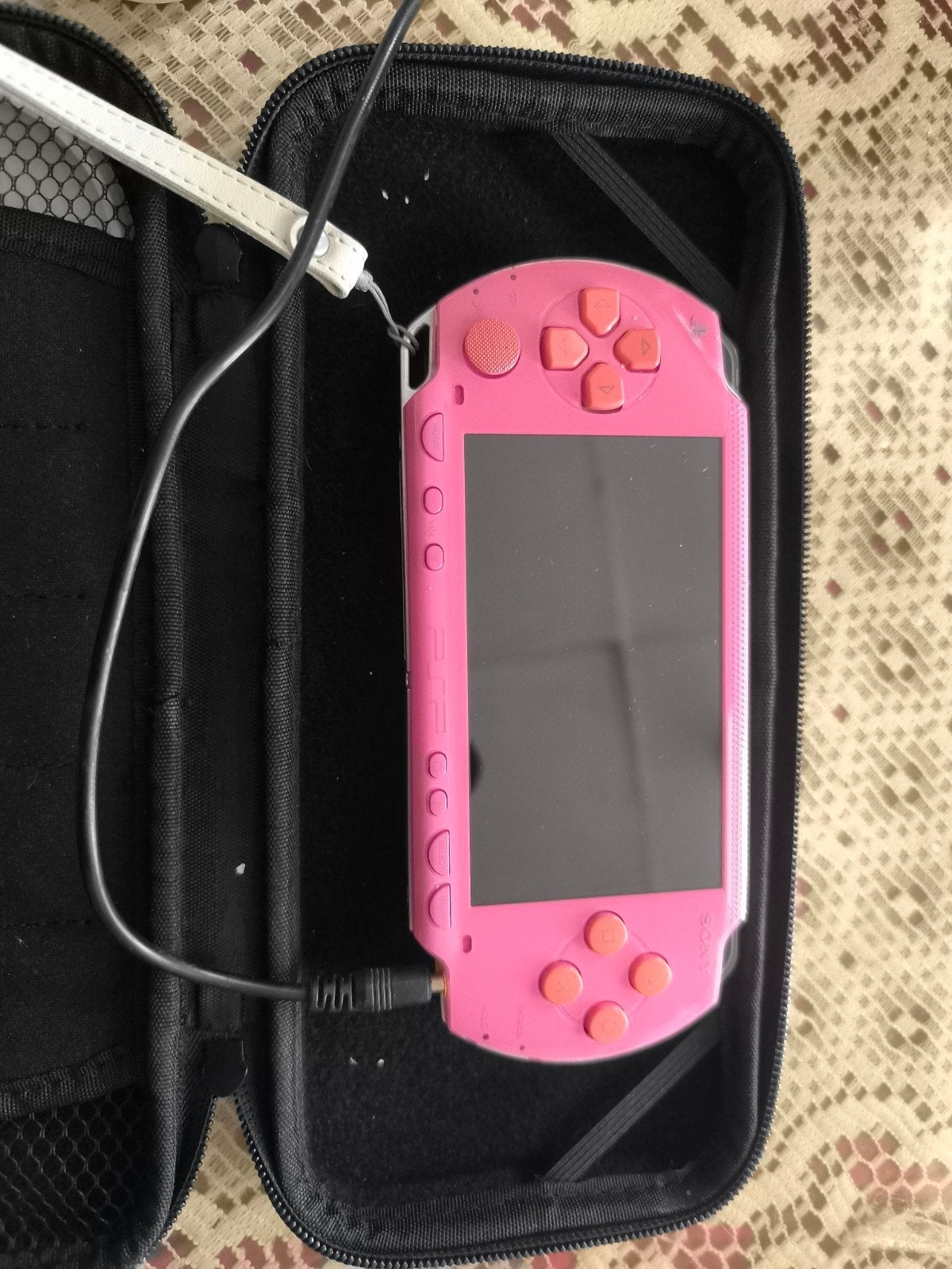 Roze PSP met hoesje en oplader, Ophalen of Verzenden, Gebruikt, Roze, PSP