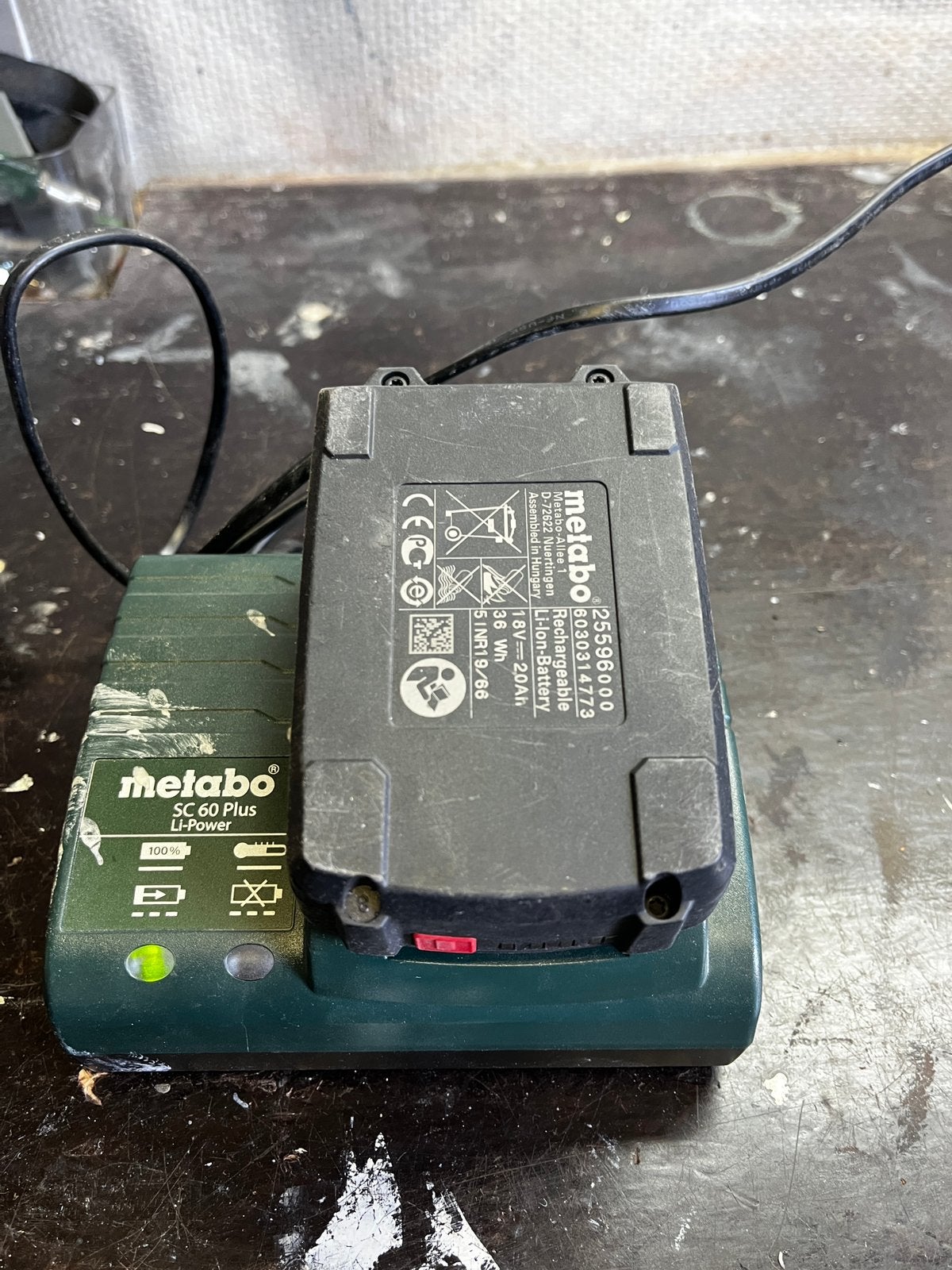 Metabo SC 60 Plus Lader + 2x Accu (18V - 2.0Ah - 36Wh) m, Gebruikt