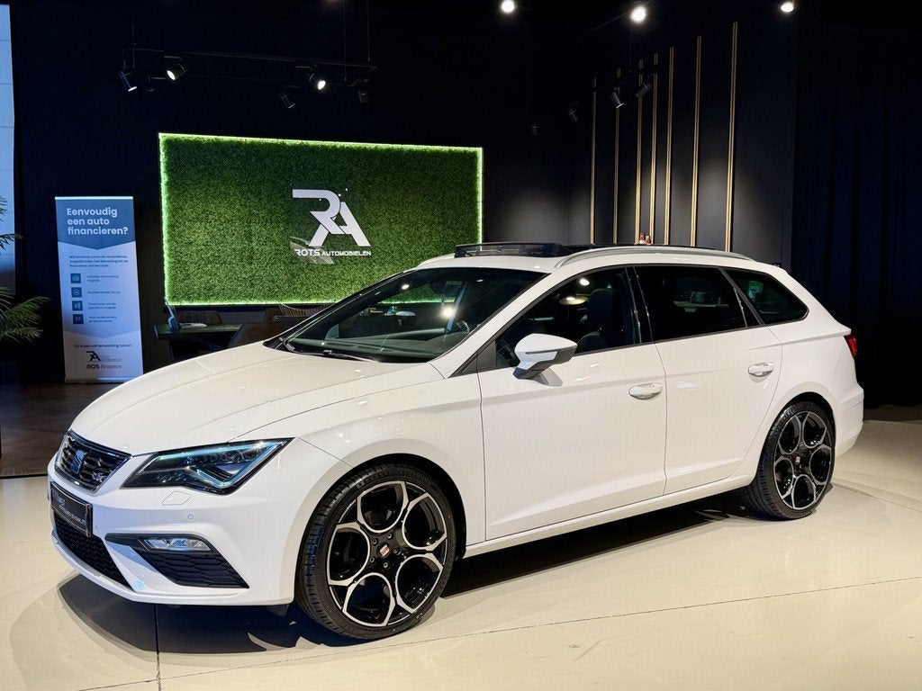 SEAT Leon ST 1.5 TSI FR Panodak|LED|Navi|Media Wit!, Auto's, Seat, 4 cilinders, Met garantie (alle), Leon, Alcantara