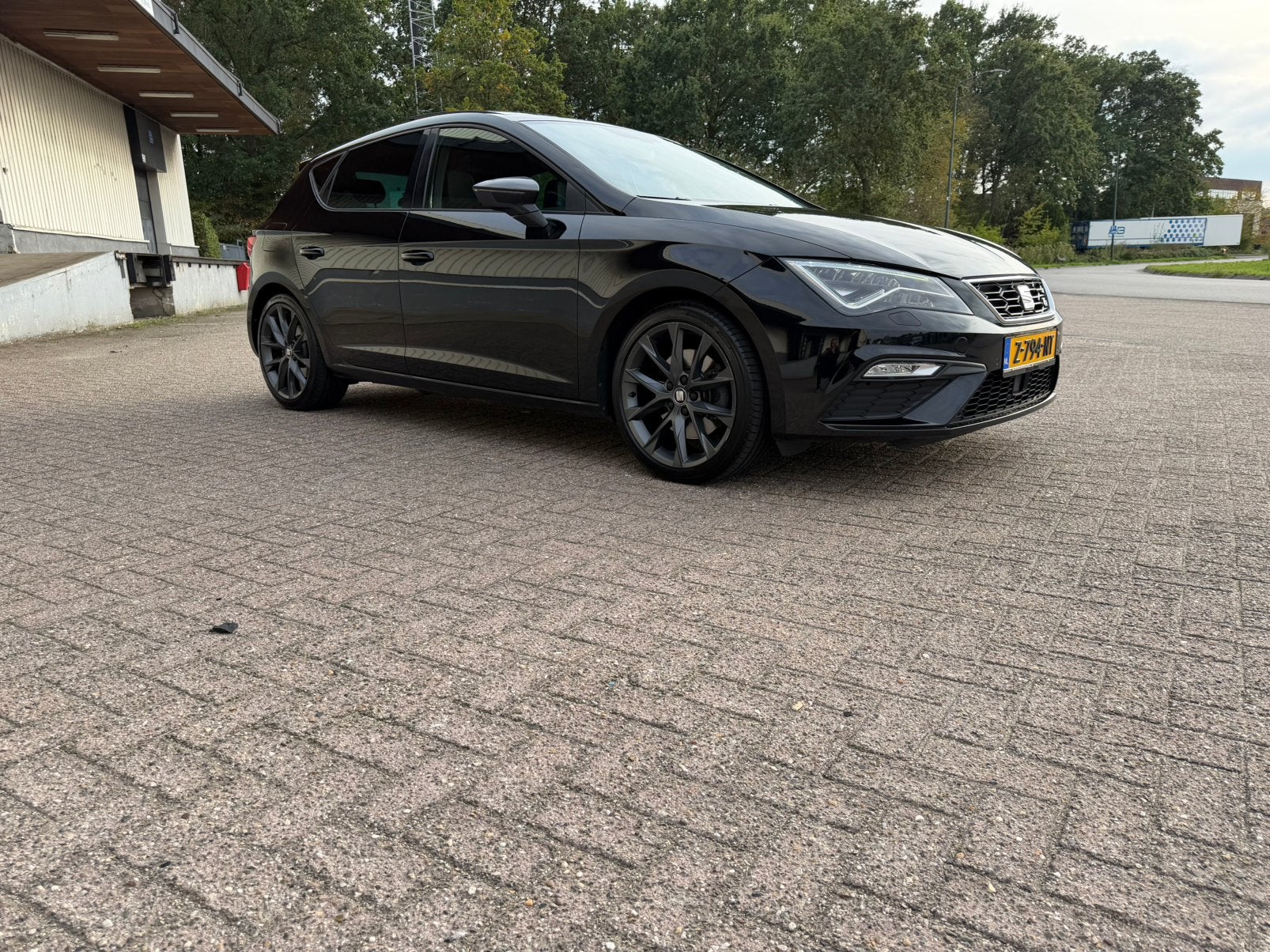 Seat Leon 2.0 TSI 190PK Dsg-7 2019 Zwart pano, Auto's, 1984 cc, Leon, Zwart, Particulier