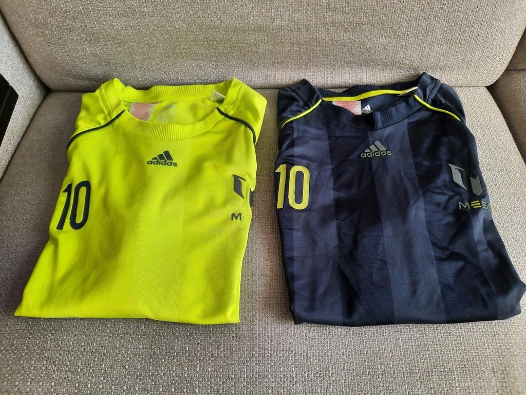 Adidas Messi sportshirts maat 164 , 2 stuks, Ophalen of Verzenden, Jongen of Meisje, Shirt of Longsleeve