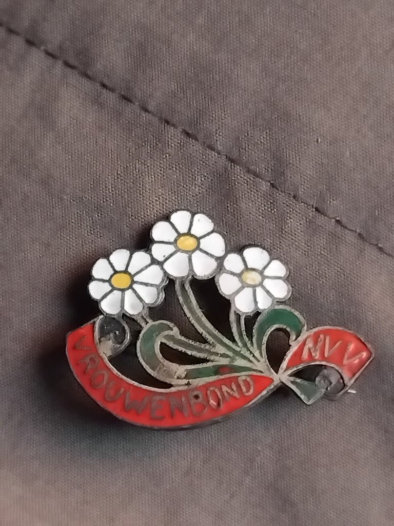 Zeer Mooie NVV Vrouwenbond Speld, Ophalen, Zo goed als nieuw, Overige onderwerpen, Speldje of Pin