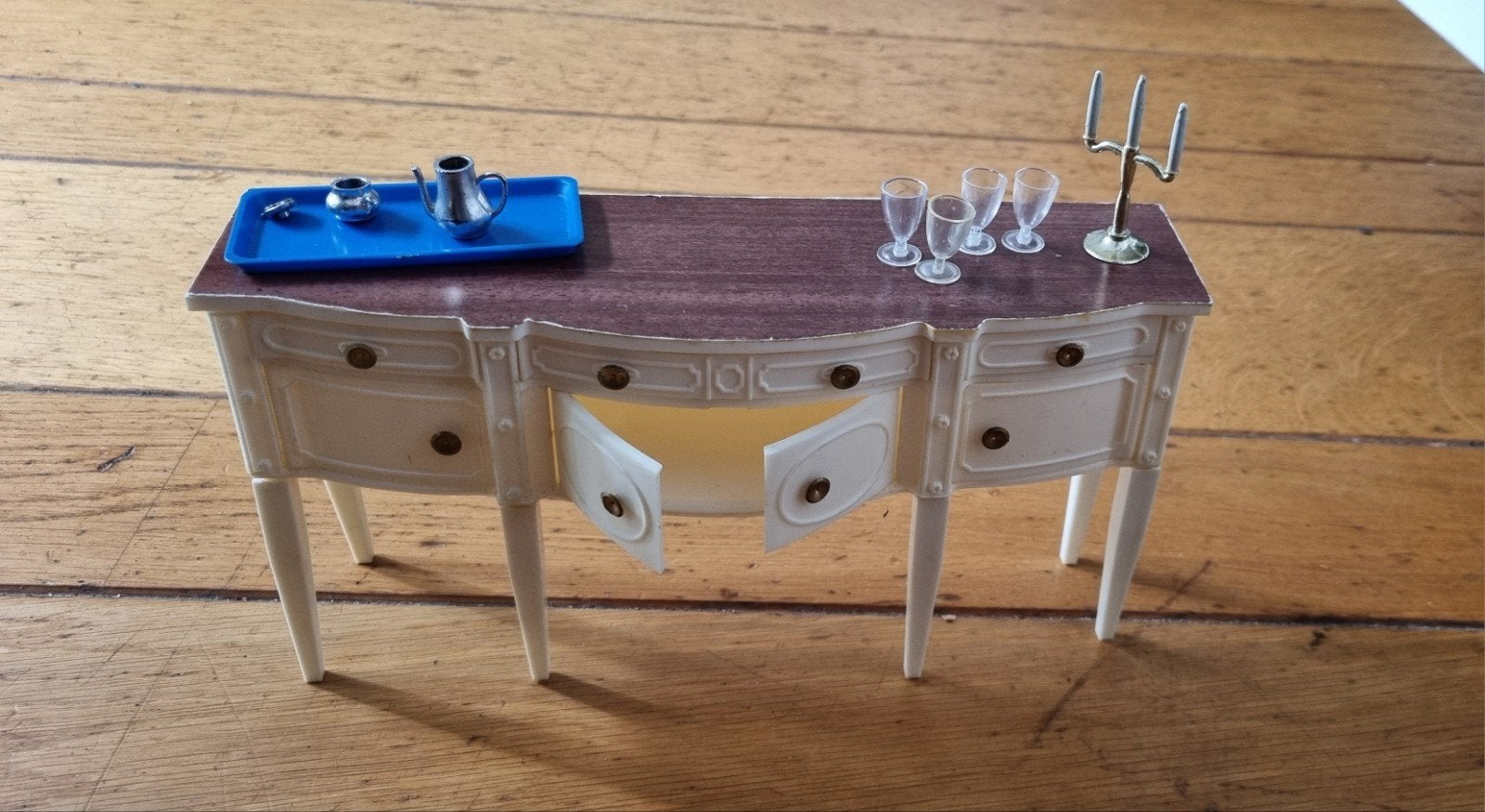 Sindy Pedigree Sidetable met Accessoires, Ophalen of Verzenden, Gebruikt, Meisje
