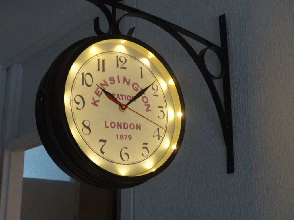 Klassiek Stationsklok KENSINGTON, 25 cm.verlichting erin., Ophalen of Verzenden, Zo goed als nieuw, Analoog, Wandklok