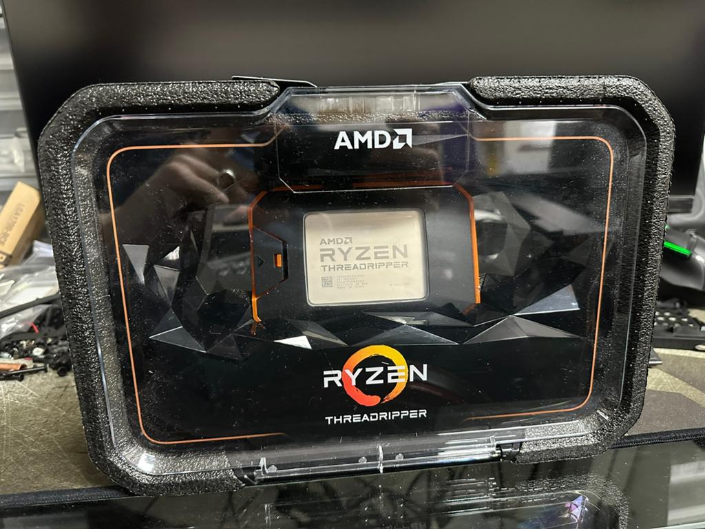 AMD Ryzen Threadripper 2920X, Computers en Software, Processors, Ophalen of Verzenden, Zo goed als nieuw, 3 tot 4 Ghz