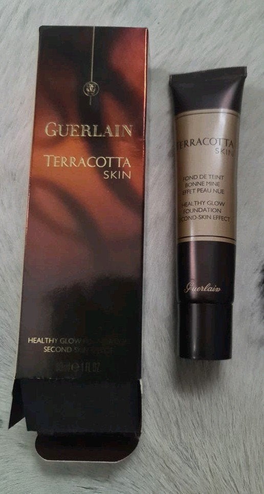 Guerlain Terracotta Skin Healthy Glow Foundation 02 Brunette, Bruin, Gehele gezicht, Nieuw, Ophalen of Verzenden