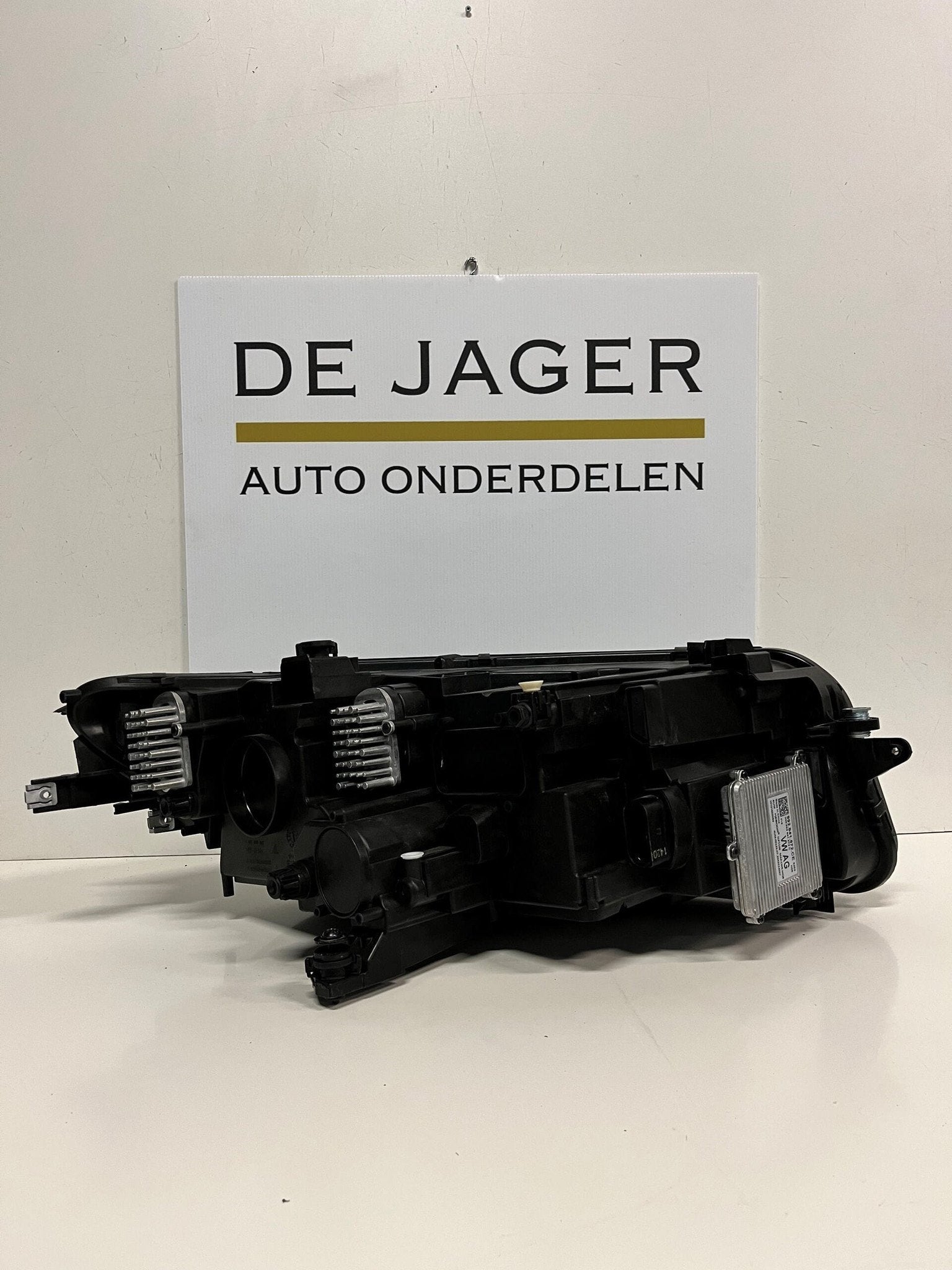 VW TIGUAN 5NB FACELIFT VOL LED KOPLAMP LINKS 5NB941081C, Gebruikt, Volkswagen, Volkswagen AG, Berliner Ring 2
38440  Wolfsburg, DE