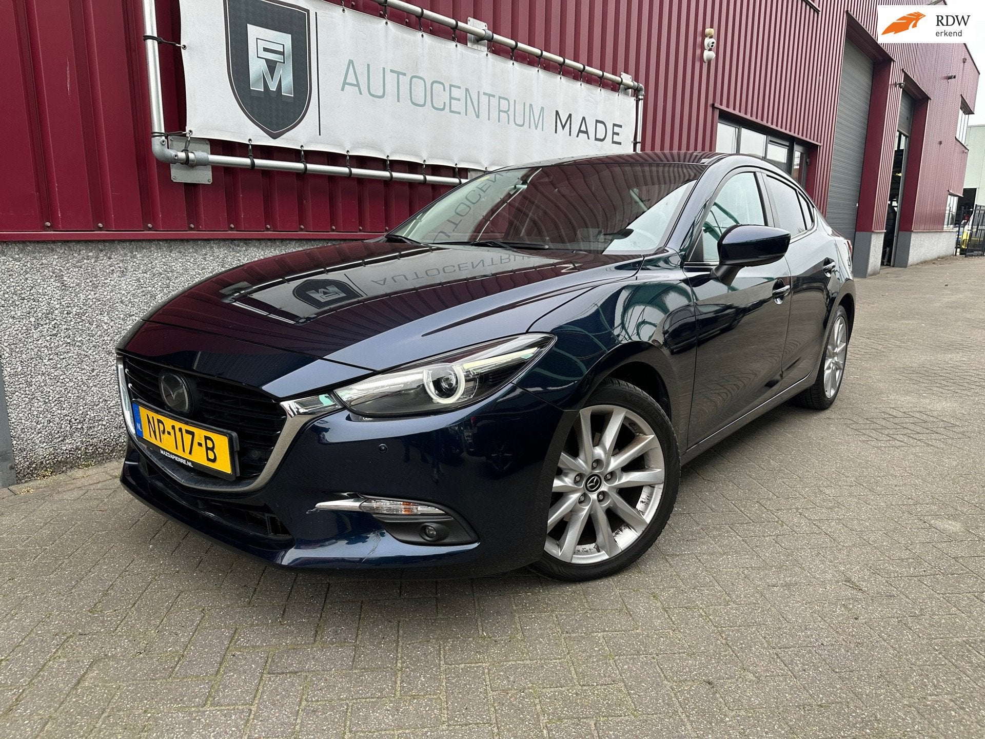 Mazda 3 2.2 SkyActiv-D 150 GT-M // Navi // Head up diplay //, Auto's, Voorwielaandrijving, Dealer onderhouden, Gebruikt, 4 cilinders