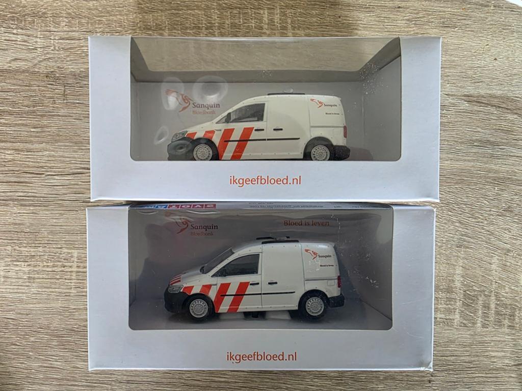 Sanquin Bloedbank Miniatuur Modellen Schaal 1:43 VW Caddy, Ophalen of Verzenden, Nieuw, Auto, Overige merken