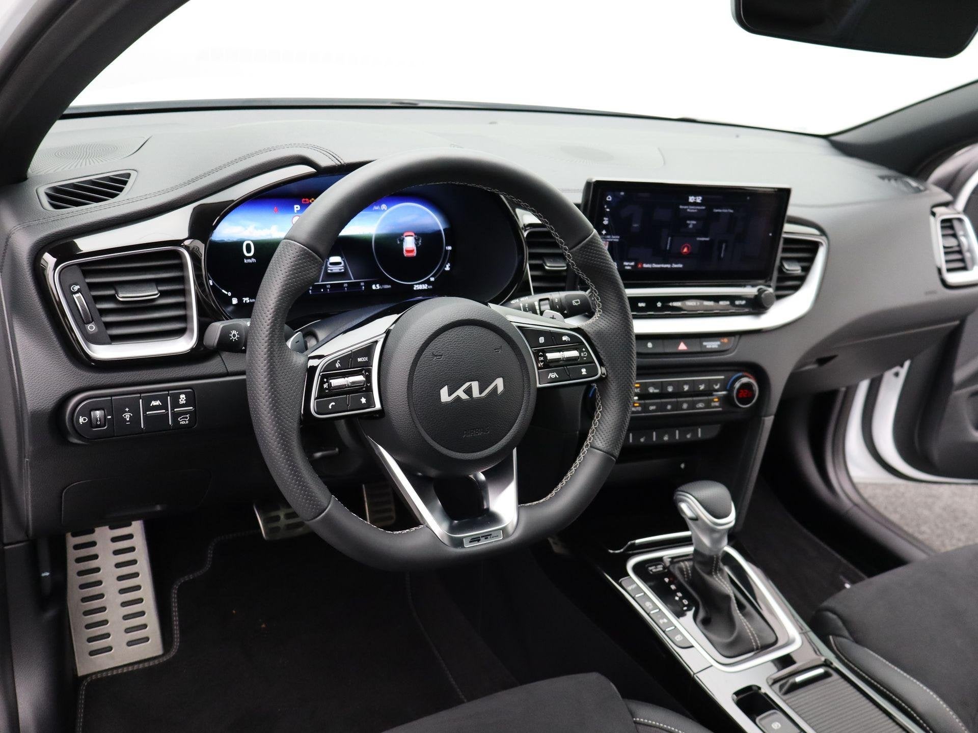Kia Ceed Sportswagon 1.5 T-GDi GT-PlusLine Automaat | Trekha, Auto's, 4 cilinders, 610 kg, Wit, Origineel Nederlands