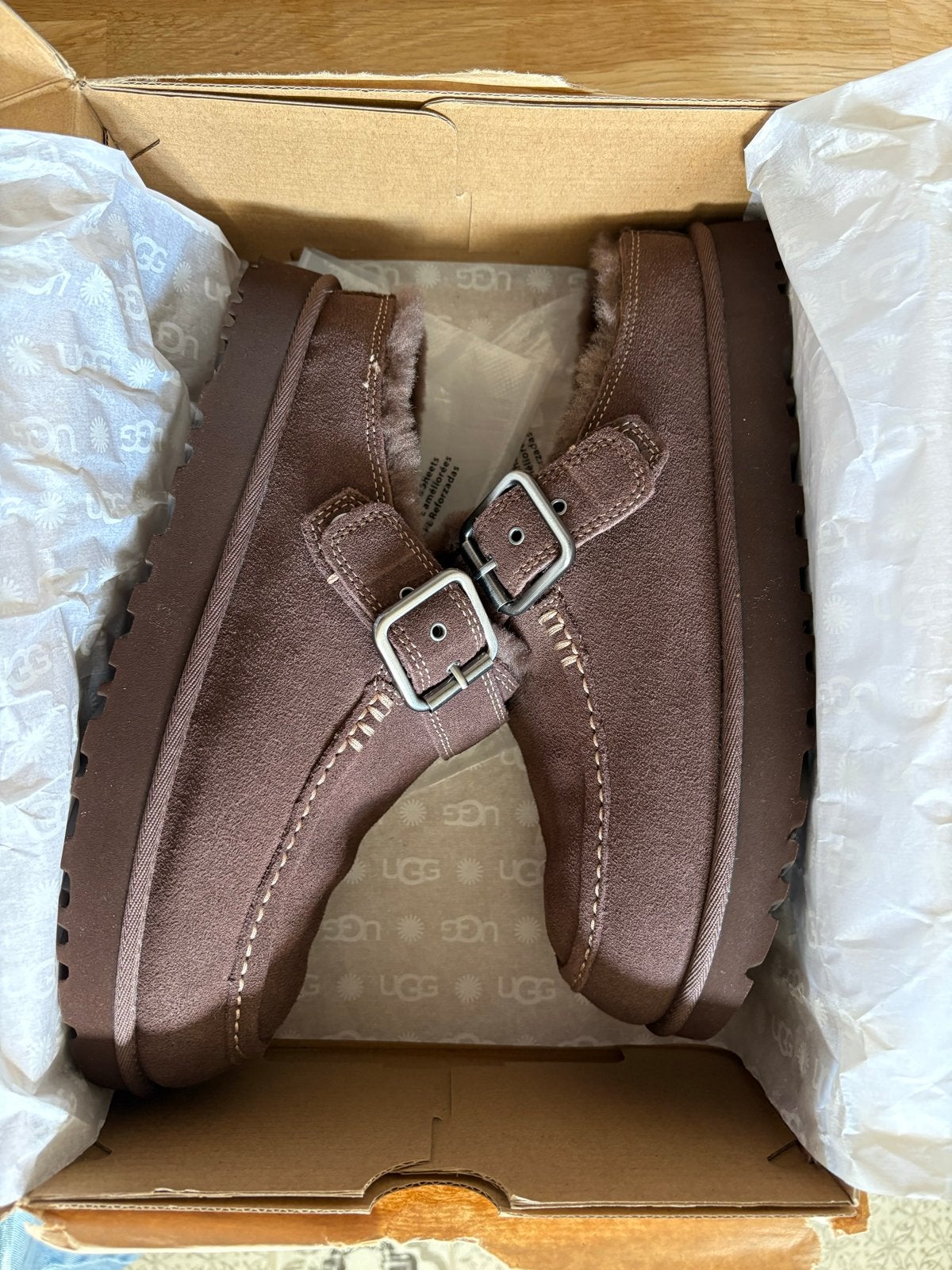 Te ruil:Ugg Evelina goldenstart burnt cedar maat 41, Ophalen, Nieuw, Bruin, Instappers
